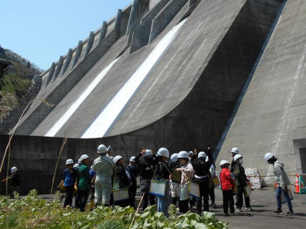津軽ダム見学の画像
